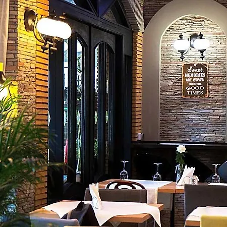 Ambra Boutique & Bistro Hotel 4*
