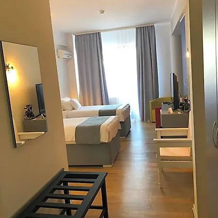 Hotel Ambra Boutique & Bistro 4*