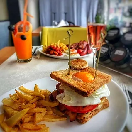 Ambra Boutique & Bistro Hotel 4*