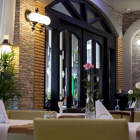 Hotel Ambra Boutique & Bistro 4*